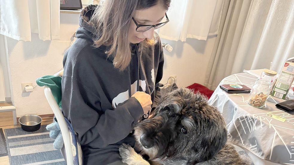 Die Schnauzer-Hündin ist für die 22-Jährige viel mehr als nur ein Haustier.