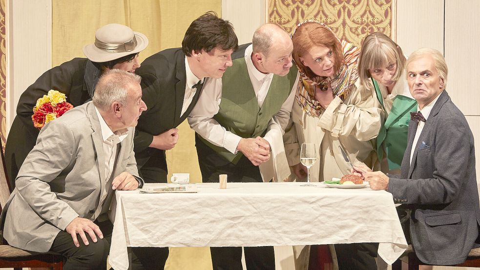 „Der große Loriot Abend“ im Bremer Boulevardtheater ist eine Collage der schönsten Szenen und Sketche des Großmeisters. Foto: Boulevardtheater Bremen
