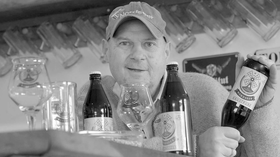 Robert Jacobs vor einem Jahr im Stüberl im Ortskern. Er ist mit 62 Jahren gestorben. Foto: Ortgies