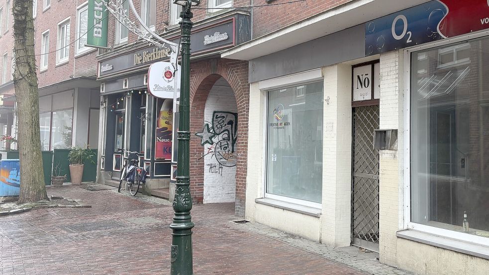 Der Verein Allgemeine Soziale Hilfe (ASH) ist vom Ende der Brückstraßen-Fußgängerzone weggezogen. Hier häufen sich die Leerstände. Foto: Hanssen