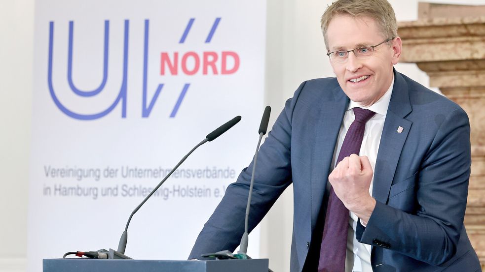 Launig und forsch: Daniel Günther beim Neujahrsempfang des UVNord 2025. Foto: Ulrich Perrey