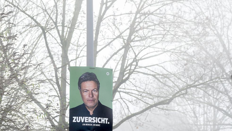 Beim Aufhängen von Wahlplakaten sind drei Parteimitglieder der Grünen am Sonntag in Ganderkesee von einem Mann attackiert worden. Foto: imago/Guido Schiefer