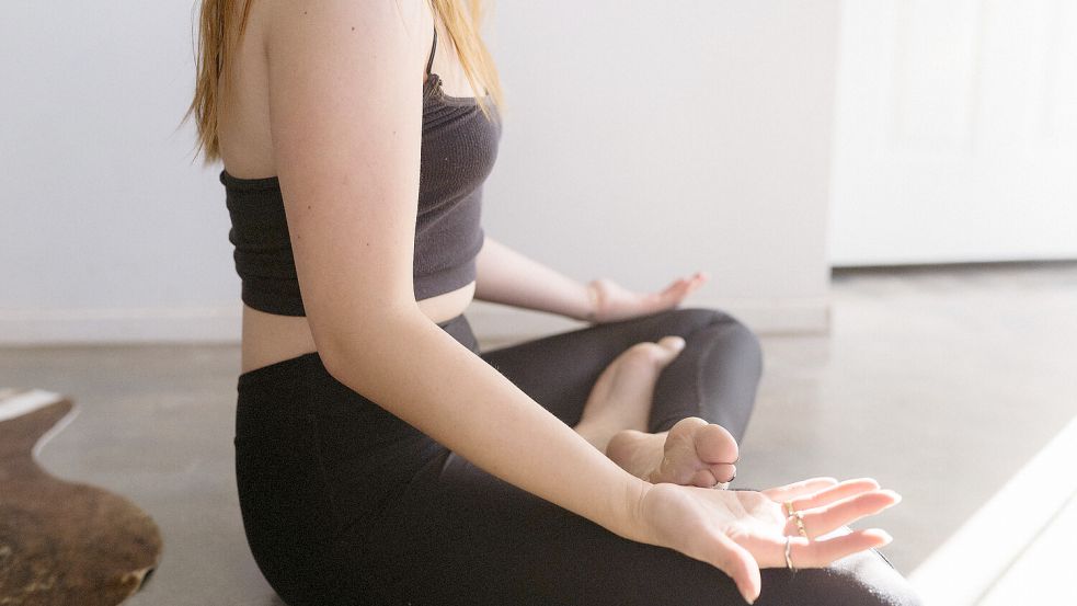 Der „Guru“ der Liberator Academy bezeichnet sich selbst als Yogi. Foto: Imago images/Pond5 Images