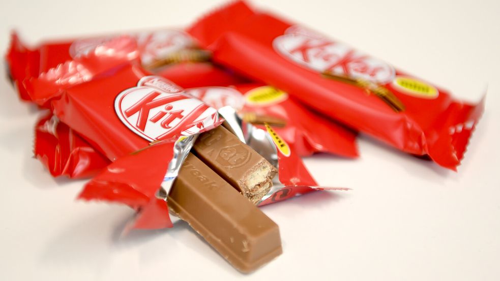 Die Kitkat-Riegel sind aus dem Schokoladenregal nicht wegzudenken. Doch eine Sorte findet man ab sofort in den Supermärkten nicht mehr wieder. Foto: dpa/Britta Pedersen