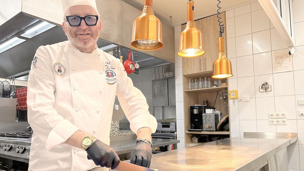 Kochen mit Freude: Santino hat seine Leidenschaft zum Beruf gemacht. Foto: Tomé