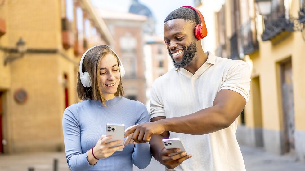 Mit der neuen App „Steppin“ kann man Schritte gegen Zeit auf Social-Media Apps eintauschen. Foto: IMAGO/ imagebroker/ Unai Huizi