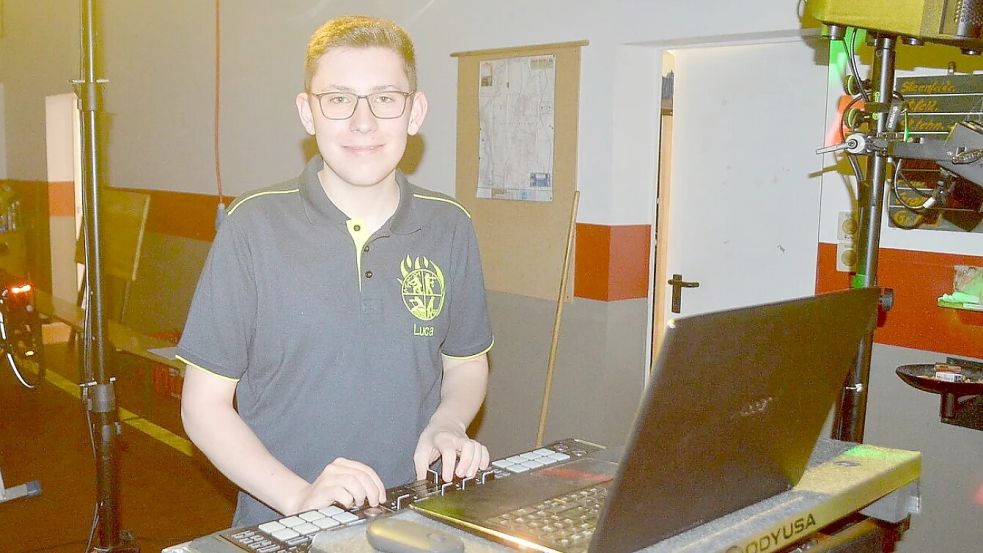 DJ Luca Bluhm wird beim Wintermarkt in Ostrhauderfehn für die musikalische Stimmung sorgen. Archivfoto: Weers