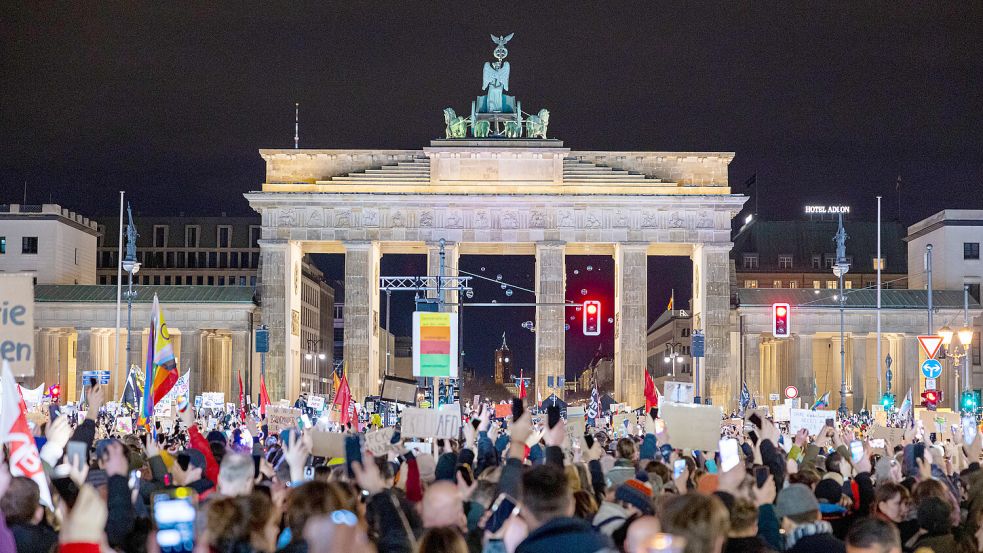 Wie schon Anfang 2024 finden aktuell vermehrt Demonstrationen gegen Rechtspopulismus in Deutschland statt. Foto: IMAGO/Achille Abboud