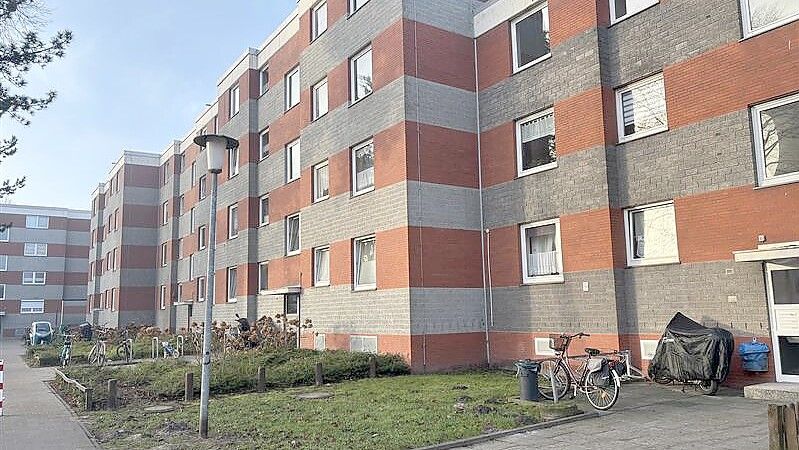 Betroffen von der Insolvenz sind Eigentümer von Wohnungen wie denen in der Wilhelm-Leuschner-Straße in Emden. Foto: Kabernagel