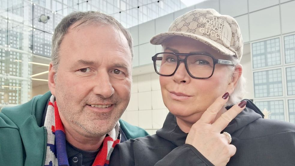 Kai Schoolmann und Claudia Effenberg treffen sich regelmäßig beim Doppelpass und plaudern gerne miteinander.