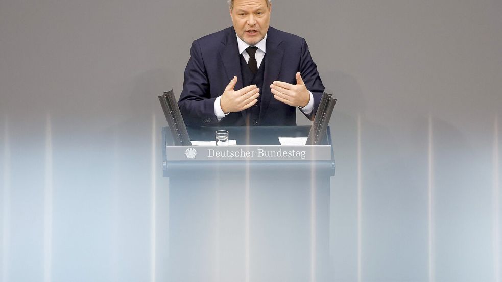 Der grüne Kanzlerkandidat Robert Habeck hat einen Plan zur Begrenzung der irregulären Migration vorgelegt – in der Partei gibt es Kritik daran. Foto: AFP/ODD ANDERSEN