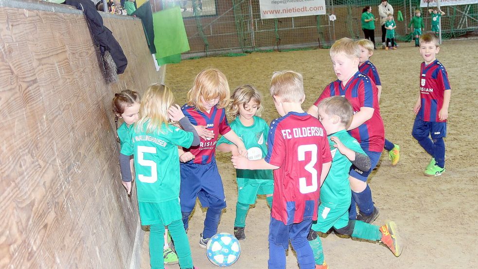 Besonders am Sonntag bei den G- und F-Junioren ging es wuselig zu. Foto: Ubben