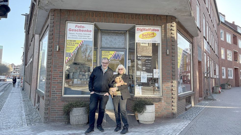 Schließen ihren Laden an der Boltentorstraße: Axel und Erika Westdörp. Foto: Schuurman