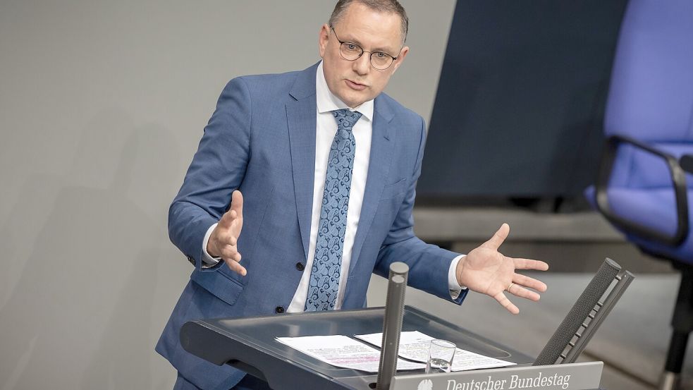 Im Sommer 2024 hat AfD-Chef Tino Chrupalla einen Ordnungsruf erhalten. Im Bundestag erhob er Einspruch dagegen. Auf TikTok warb er damit für sich. Foto: dpa/Michael Kappeler