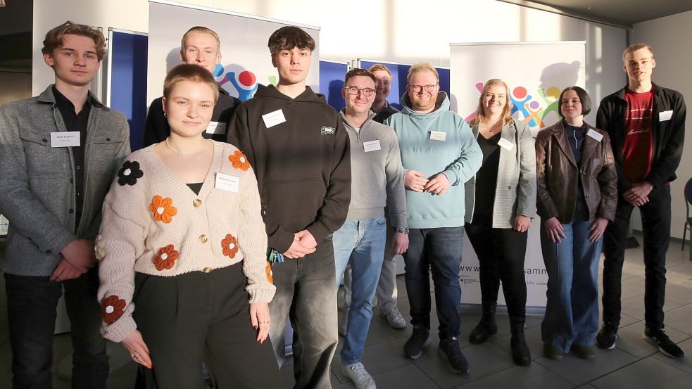 Zu zweit stellten sich die Mitglieder der parteinahen Jugendorganisationen den Fragen der Schüler. Foto: Böning