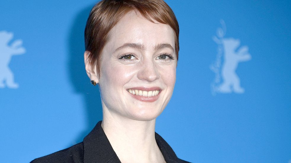 In ihrem neuen Film „Heldin“ spielt Leonie Benesch eine Pflegerin. Nach der Berlinale-Premiere kommt das Drama jetzt ins Kino. Foto: IMAGO/Future Image