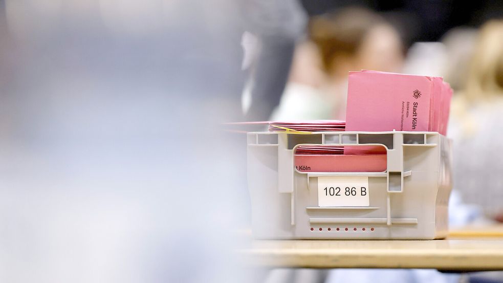 Die Wahlzettel zur Bundestagswahl sind ausgezählt. Eine interaktive Karte zeigt, welche Parteien in den Wahlkreisen die meisten Stimmen erhalten haben. Foto: IMAGO/Christoph Hardt