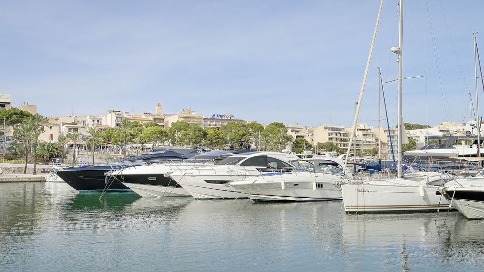 In diesem Yachthafen von Porto Cristo auf Mallorca, Spanien, soll die schwarze „La Luna“ am Morgen nach dem Unfall entdeckt worden sein. Foto: IMAGO/Schoening
