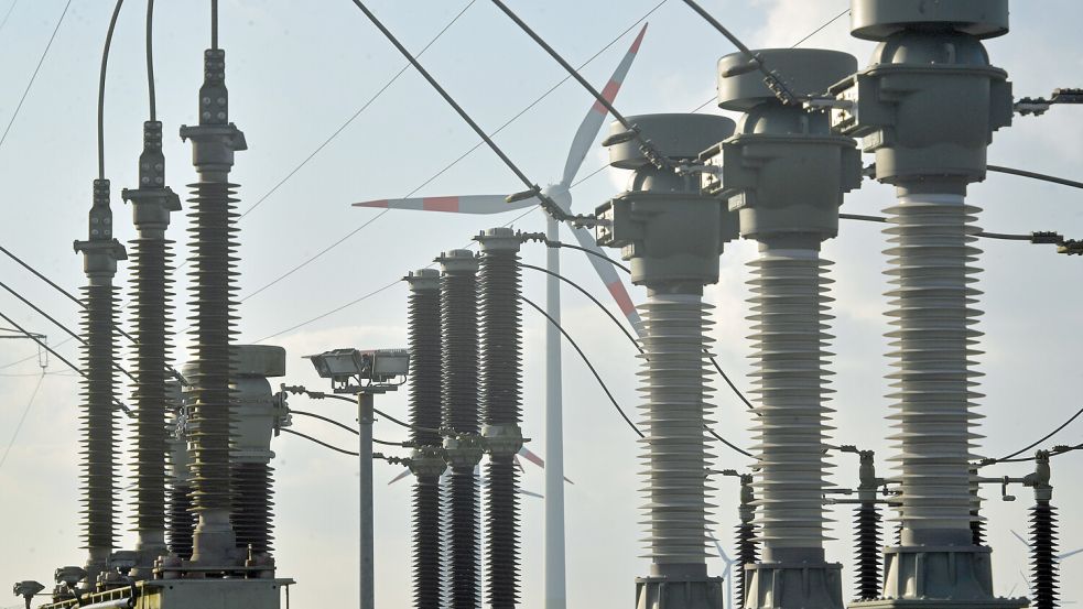 In einem Umspannwerk soll Strom aus Offshore-Windkraft in das Gleichstromnetz an Land eingespeist werden. Foto: Ortgies