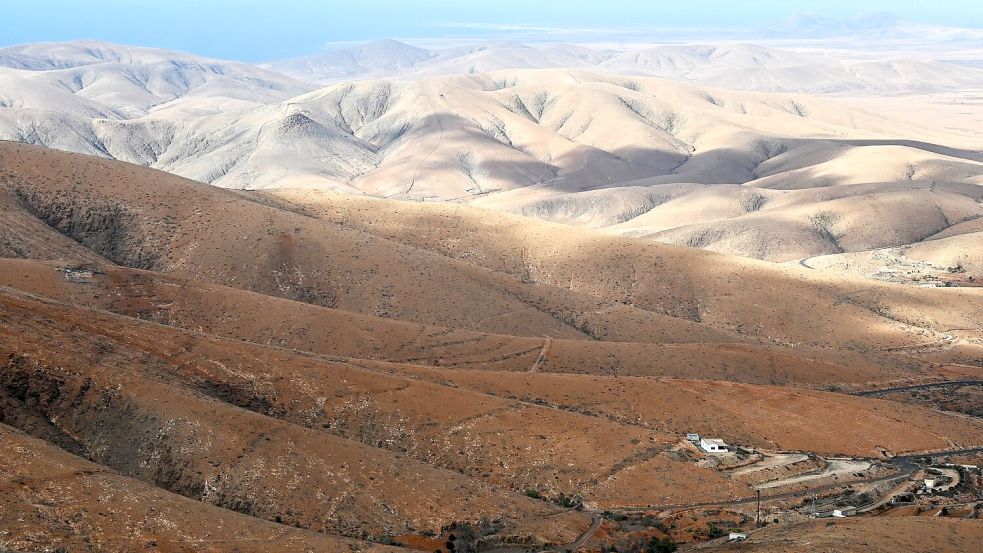 Seltene Erden sind eine Gruppe von 17 chemischen Elementen, die unabdingbar für die Herstellung einiger elektronischer Geräte sind. In Bodenproben auf Fuerteventura entdeckten Forscher eine ungewöhnlich hohe Konzentration dieser Stoffe. Foto: IMAGO/Manfred Segerer