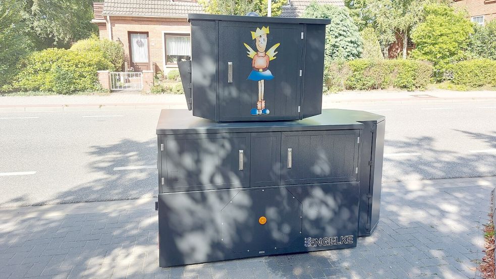 Der Blitzer Engelke – hier bei der Grundschule Wolthusen – wechselt in Emden oft den Standort und erwischt trotz seiner klobigen Erscheinung ziemlich viele Raser. Foto: Hanssen/Archiv