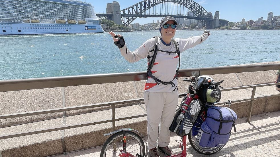 In Sydney angekommen: Sylke Muzyk hat noch mehr als die Hälfte ihrer Reise mit dem Tretroller vor sich. Foto: Sylke Muzyk