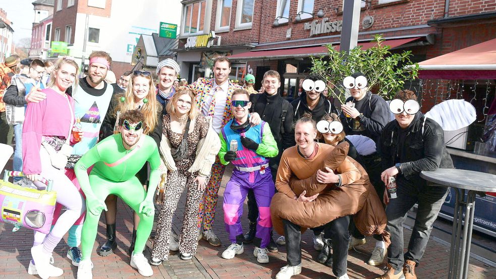 Was geht ab? Pappnasenball in Emden! Foto: Wagenaar