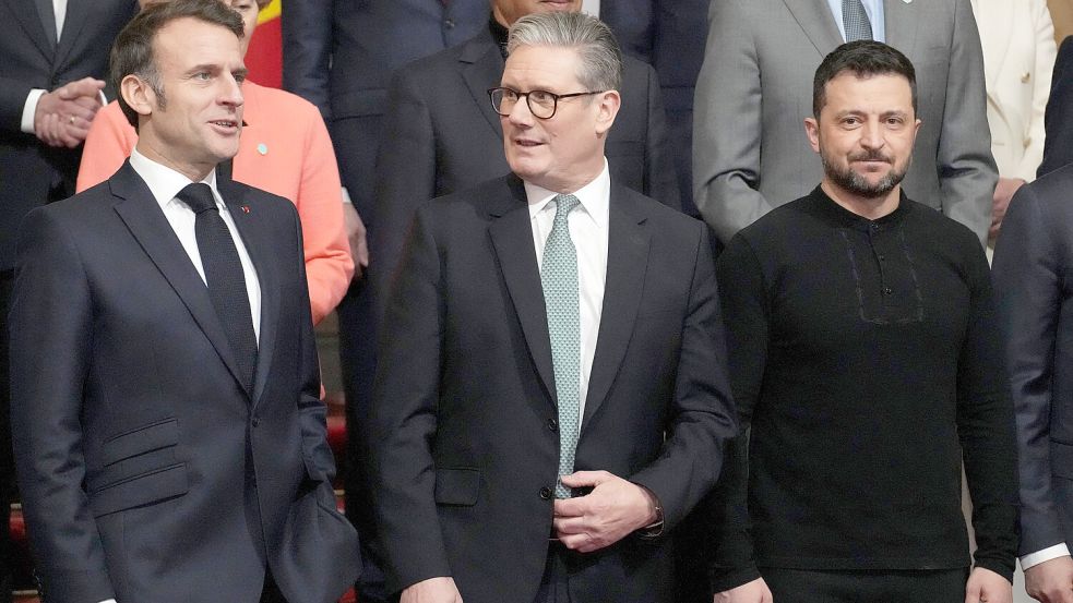 Keine zwei Tage nach dem Eklat im Weißen Haus hatte der britische Premierminister Keir Starmer zu einem Ukraine-Gipfel nach London eingeladen. Mit ihm auf dem Bild zu sehen: Der französische Präsident Macron und der ukrainische Präsident Selenskyj. Foto: IMAGO/Christophe Ena