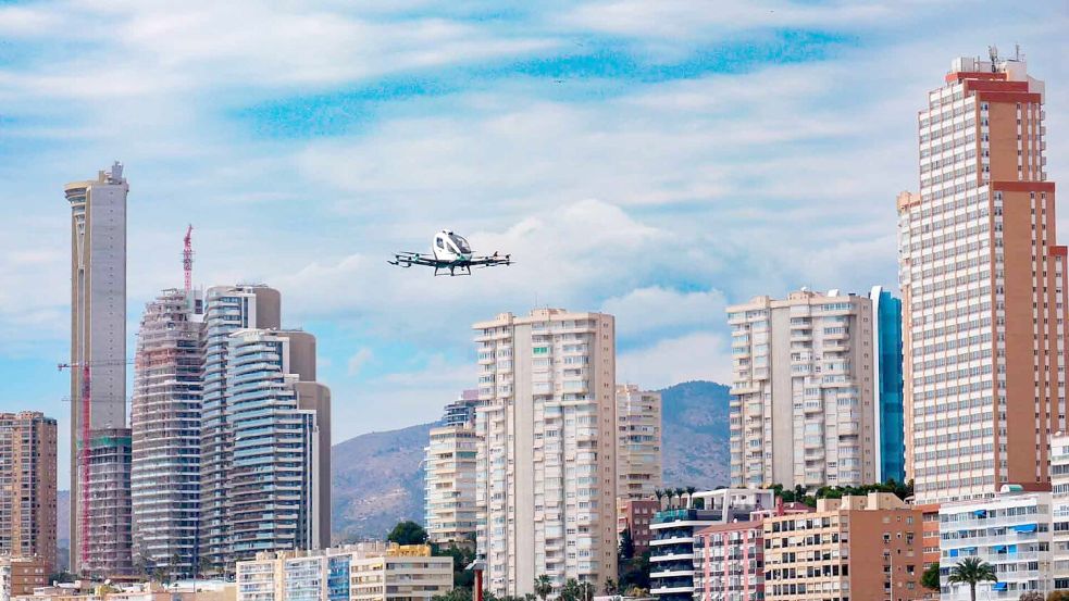 Das getestete Lufttaxi vom Typ EH216-S von dem chinesischen Unternehmen EHang ist für zwei Passagiere ausgelegt. Der Testflug fand aber zunächst unbemannt statt. Foto: Telefonica