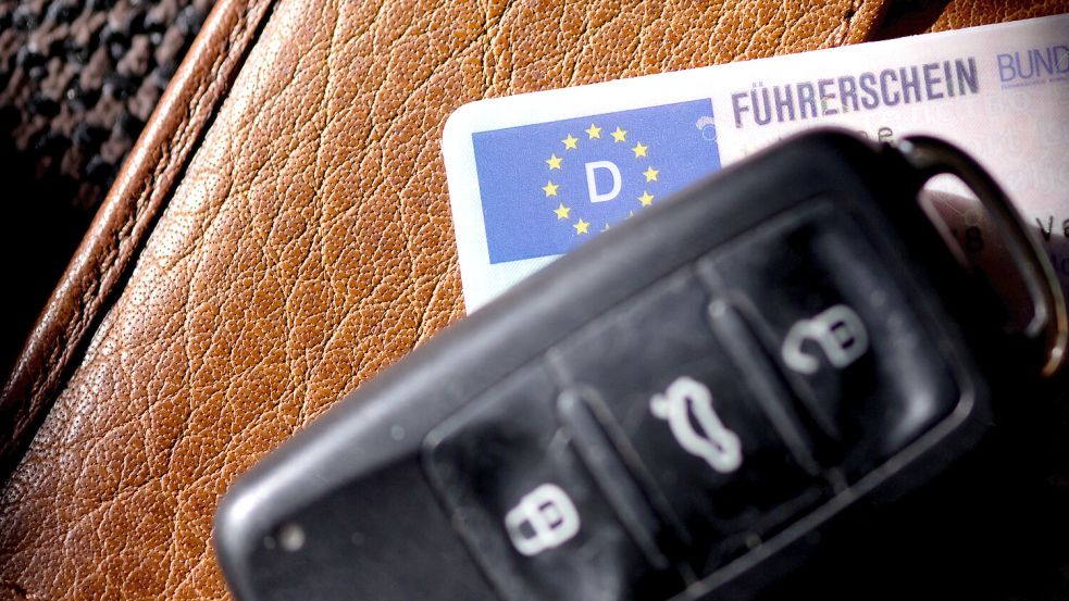 Fast jeder Zweite fällt durch die Theorie-Prüfung beim Führerschein. Foto: dpa/Sven Hoppe