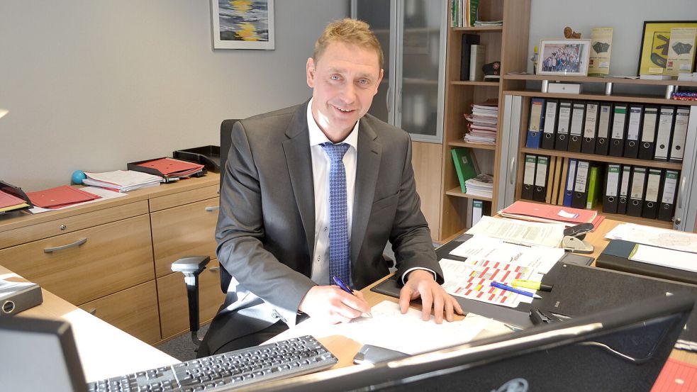 Heinz Trauernicht ist Bürgermeister in Uplengen. Foto: Schneider-Berents/Archiv