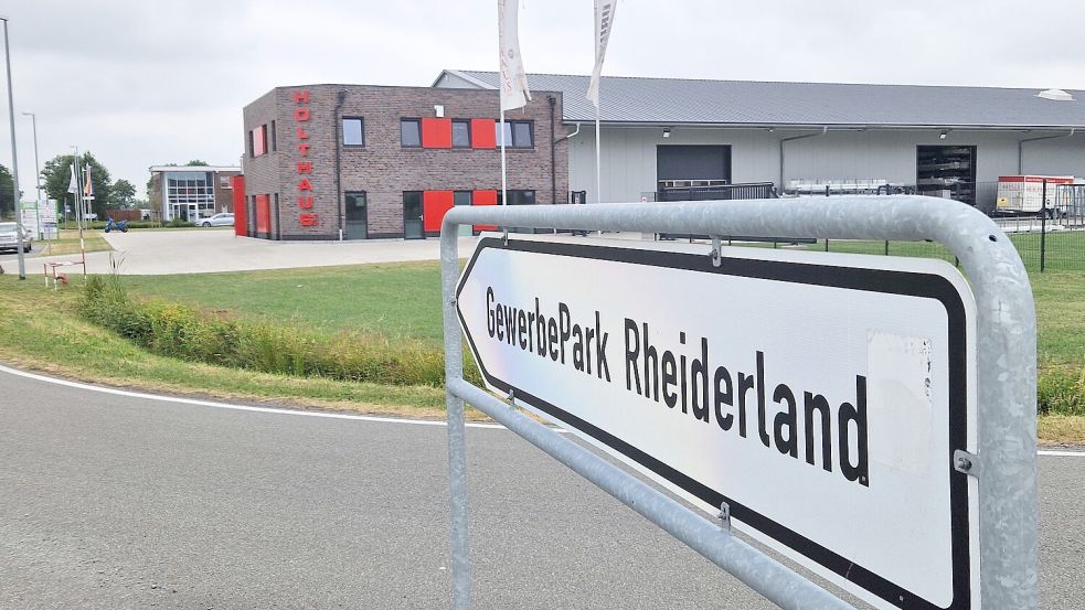 Die Unternehmen im Gewerbepark Rheiderland präsentieren sich. Foto: Gettkowski/Archiv