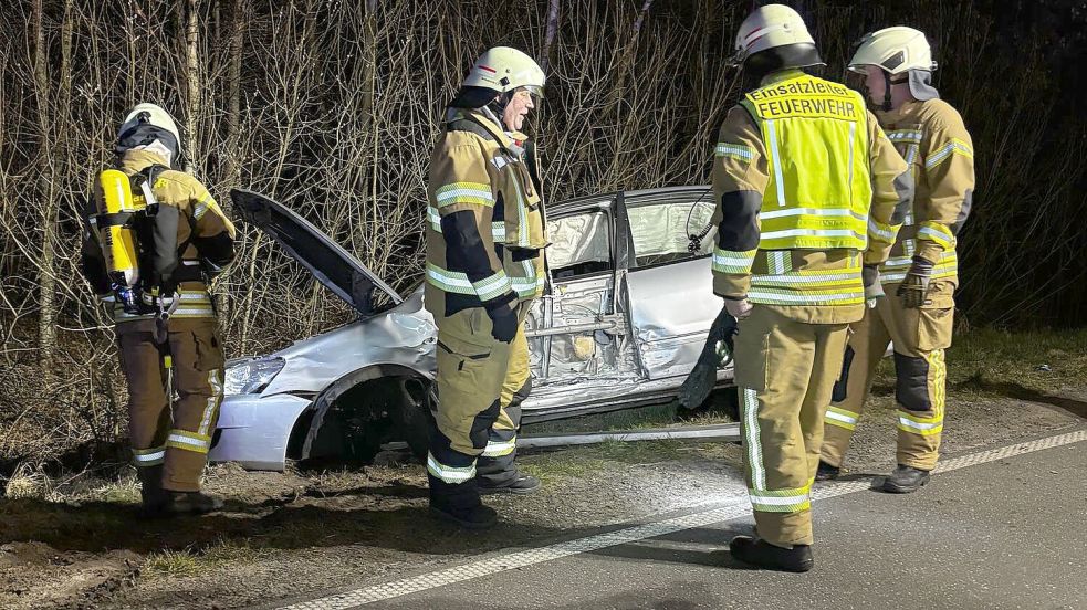 Die Einsatzkräfte der Feuerwehr Ramsloh waren schnell vor Ort. Foto: Giehl/Feuerwehr