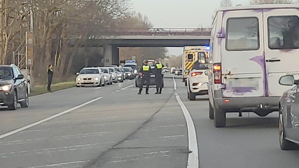 Bei der Anschlussstelle Leer-Ost hat es am Donnerstag einen Unfall gegeben. Foto: privat