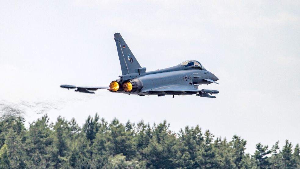 Ein Eurofighter der Bundeswehr in der Luft: DPA-Symbolbild: Hammerschmidt