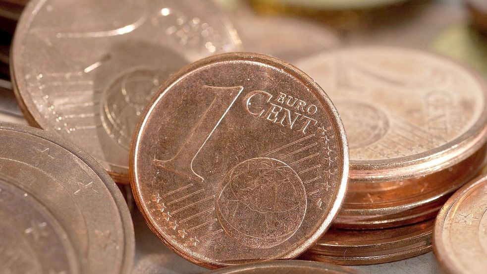 Unbeliebt und teuer: Ein- und Zwei-Cent-Münzen (Archivbild) Foto: Karlheinz Schindler/dpa