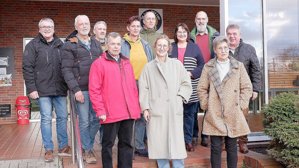 Zum Ortstermin trafen sich (von links): Kurt Radke (Tourismus GmbH), Herman Tholen (PSV), Ulrich Schmunkamp (Dollart Route), Klaus Gisbertz (PSV), Heidi Schwarze und Holger Ahlborn vom Ökowerk Emden, Michaela Kruse (PSV), Sylke Kasterlek (Ökowerk) sowie die PSV-Mitglieder Wolfgang Lentke, Okka Postma-Lentke und Peter Meinhardt.