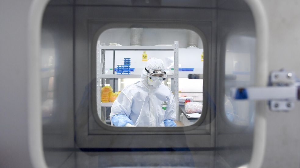Was genau wurde in dem Labor in Wuhan erforscht? Foto: dpa/XinHua/Cheng Mi/n