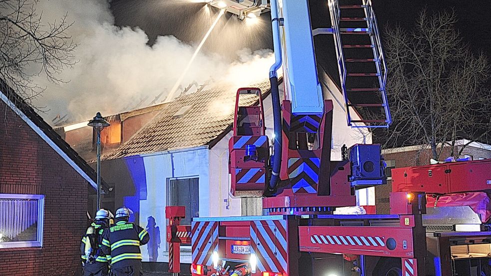 Das Gebäude wurde durch das Feuer zerstört. Foto: Wolters/Archiv