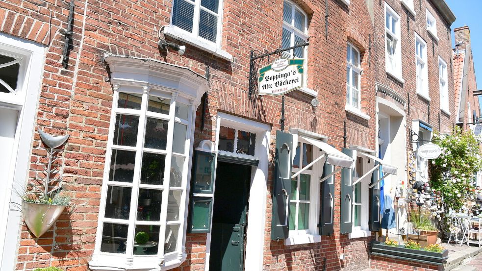 Im Frühjahr 2026 soll die traditionelle Teestube Poppingas Alte Bäckerei wieder öffnen. Foto: Wagenaar/Archiv