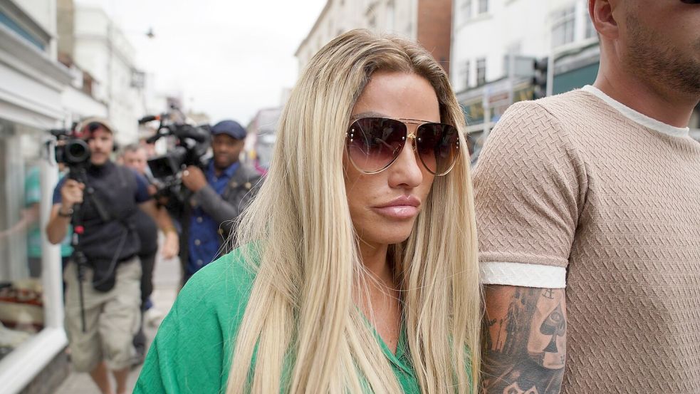 Ex-Model Katie Price hier im südenglischen Lewes im Jahr 2022. Foto: Gareth Fuller/PA Wire/dpa