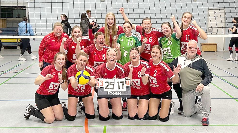 Nach dem Sieg am Mittwoch in Emden stellte sich die VG Veenhusen/Warsingsfehn zum Meisterfoto auf. Foto: Privat