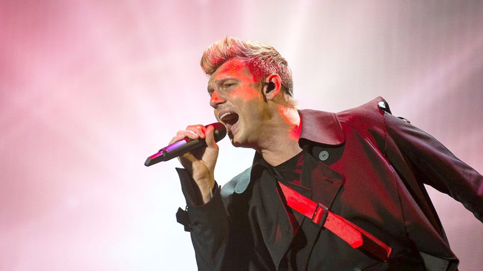 Nick Carter und die Backstreet Boys zierten in den 90er-Jahren die Kinderzimmer von Millionen Teenagern. (Archivbild) Foto: Christophe Gateau/dpa