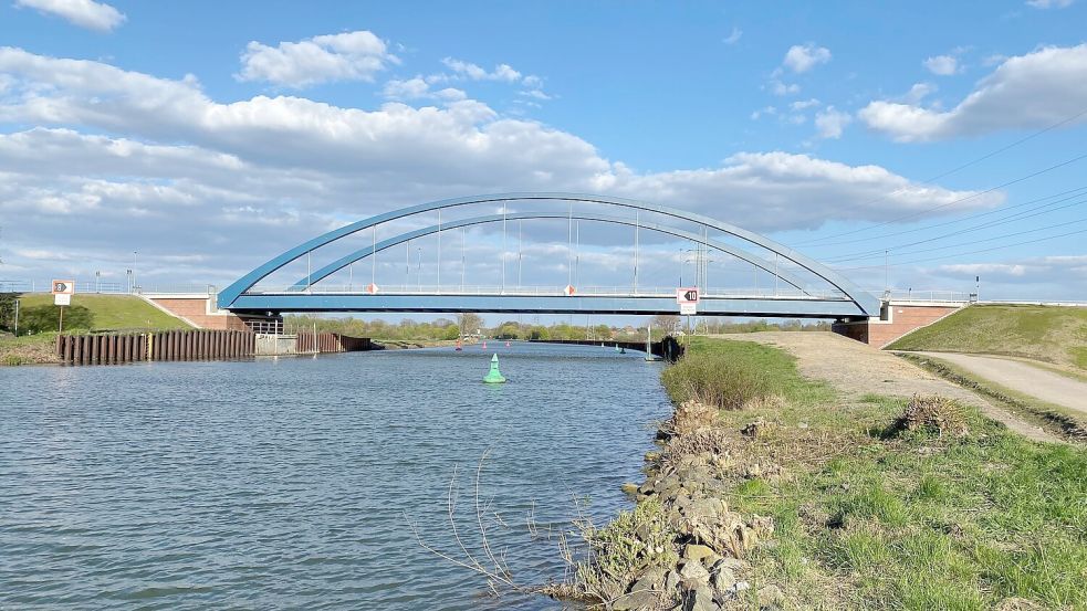 BUNTE zählt heute zu den führenden Wasserbauern Deutschlands. Unter anderem werden Brücken gebaut.