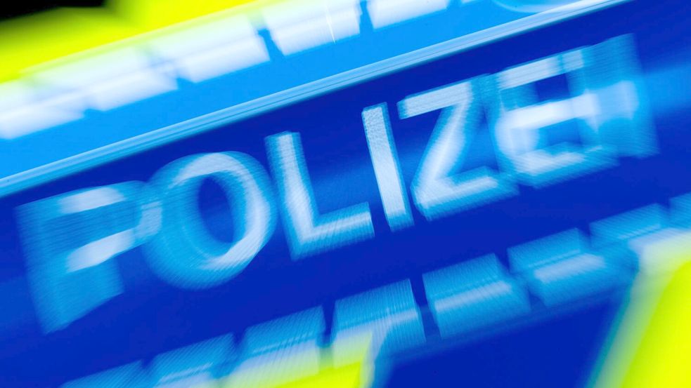Die Polizei hat nach dem Fund einer Leiche zwei Verdächtige festgenommen. (Symbolbild) Foto: Rolf Vennenbernd/dpa