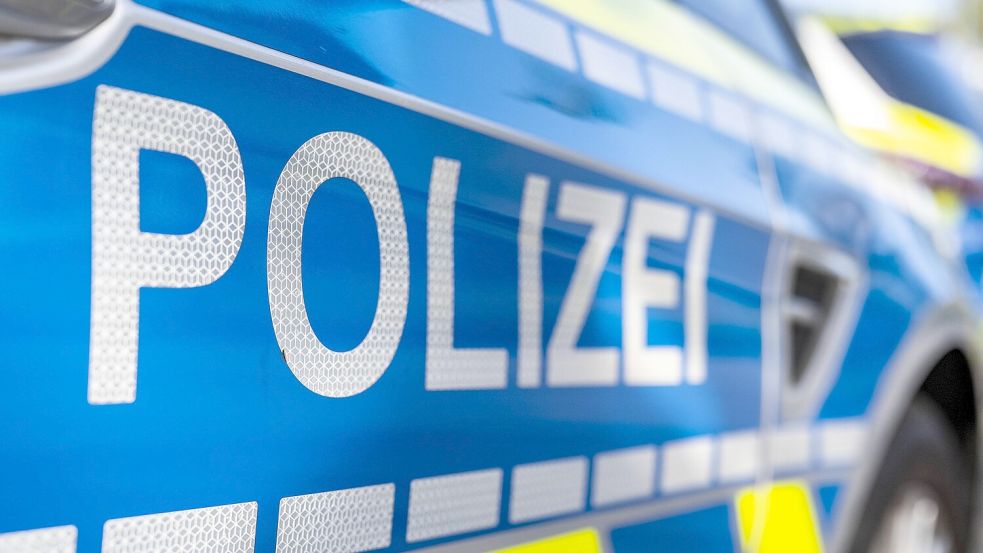 Bei einem Überfall hat sich ein Mann dem Täter in den Weg gestellt, dabei wurde er leicht verletzt. Foto: David Inderlied/dpa
