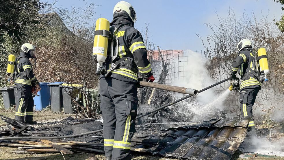 Die Feuerwehr löschte die Flammen. Foto: Wilko Campen/Feuerwehr