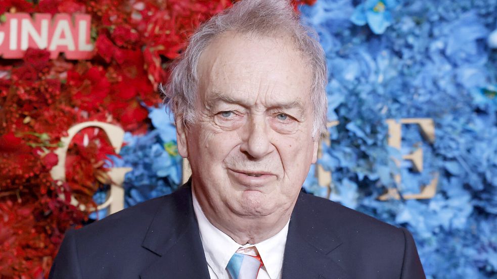 Stephen Frears teilt gegen die Mächtigen aus. Gerade hat der Regisseur den Bremer Filmpreis der Sparkasse Bremen erhalten. (Archivbild) Foto: IMAGO/UPI Photo