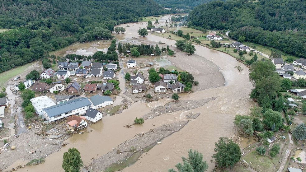 Die Flutkatastrophe im Ahrtal 2021 hat zahlreiche Defizite offengelegt, unter anderem bei der Warnung der Bevölkerung. (Archivfoto) Foto: Boris Roessler/dpa