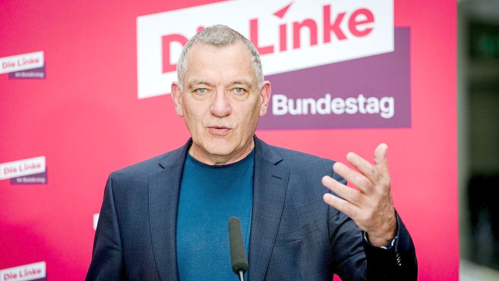 Der Linken-Vorsitzende Jan van Aken bietet die Mitwirkung an einer Reform der Schuldenbremse. Foto: Kay Nietfeld/dpa